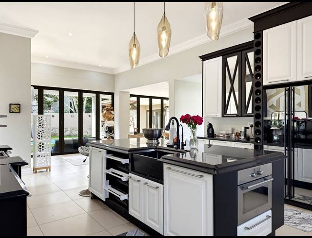 5 BEDROOM FREEHOLD FOR SALE IN ZIMBALI ESTATE